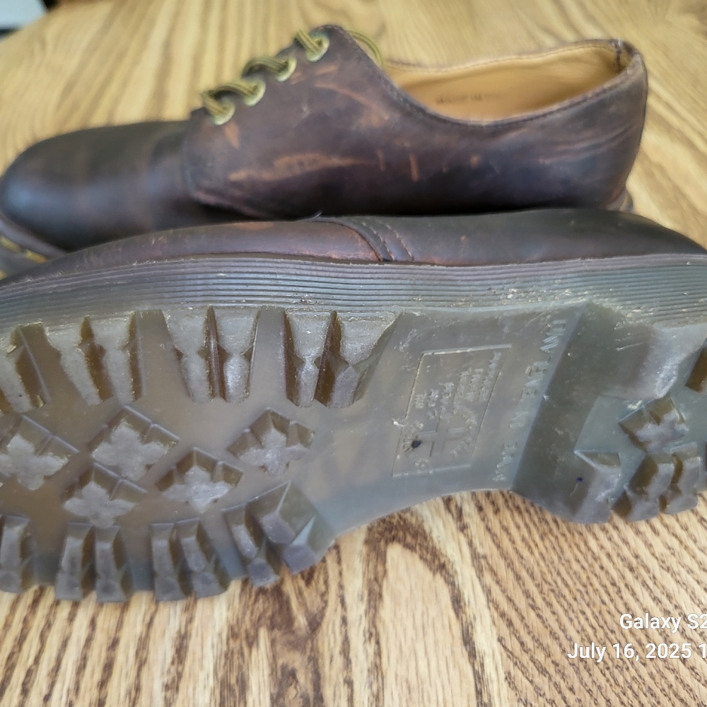 Vintage Dr. Martens Distressed Brown Leather Oxfords - Picture 2 of 8
